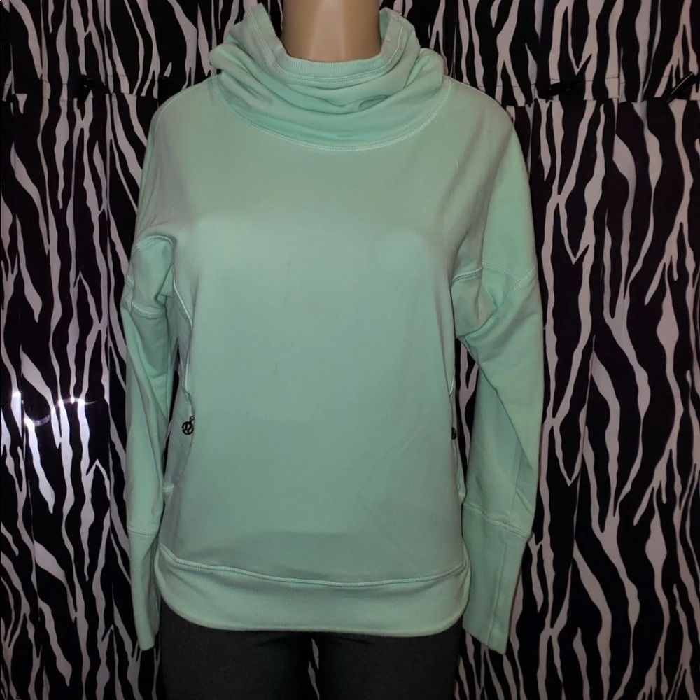 Lululemon sweatshirt